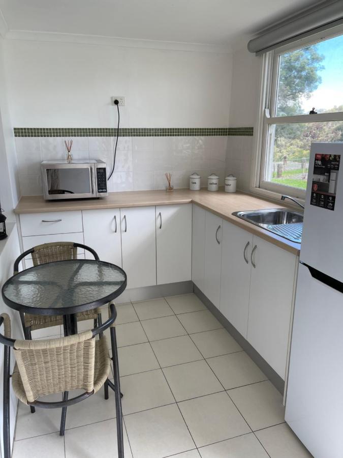 Sinclairs Country Retreat Motel Conjola Bagian luar foto