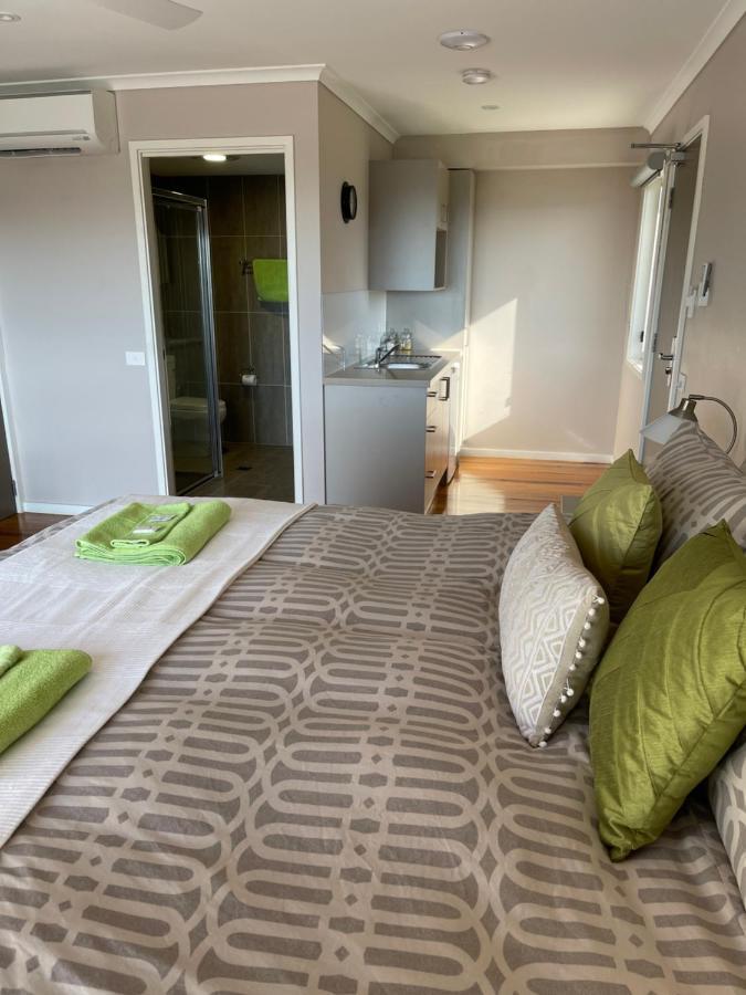 Sinclairs Country Retreat Motel Conjola Bagian luar foto