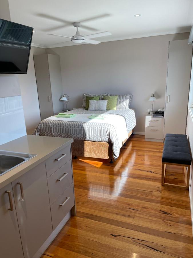 Sinclairs Country Retreat Motel Conjola Bagian luar foto