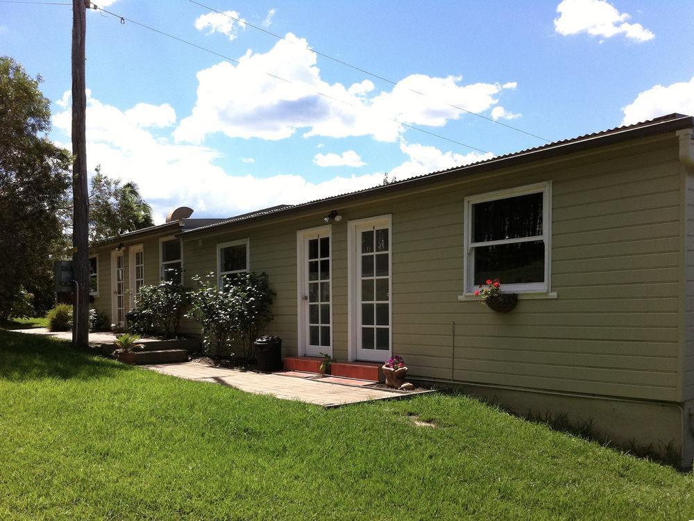 Sinclairs Country Retreat Motel Conjola Bagian luar foto