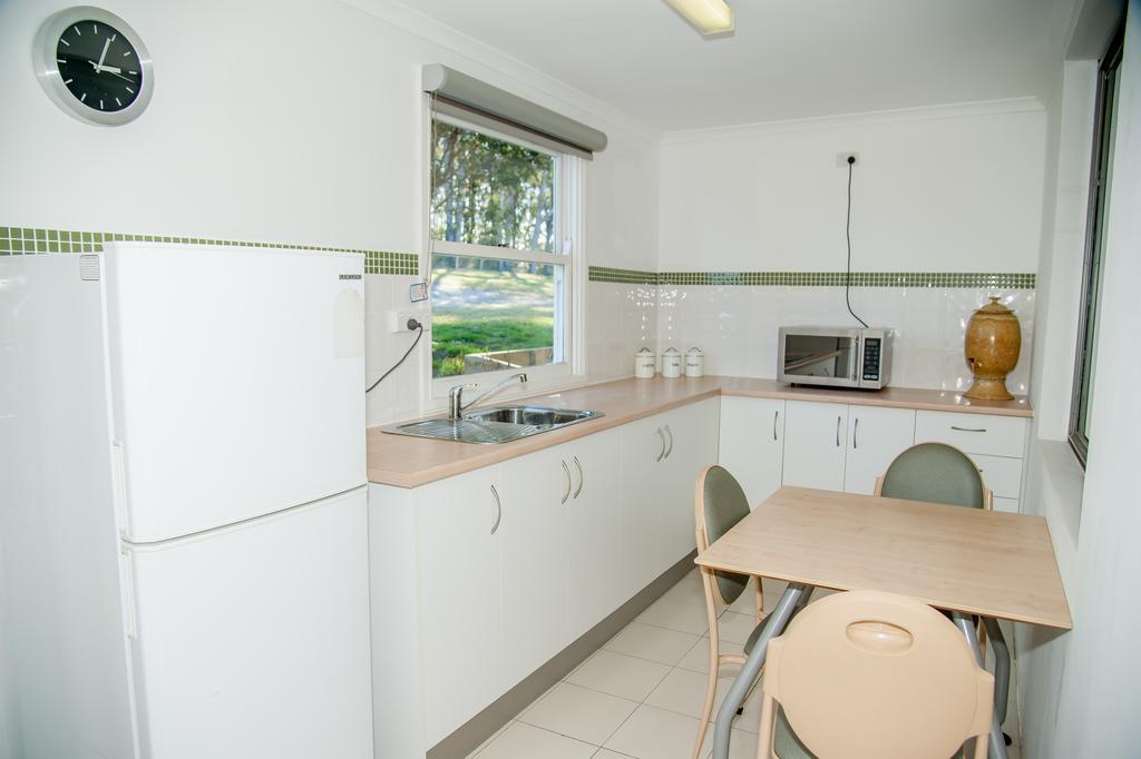 Sinclairs Country Retreat Motel Conjola Bagian luar foto