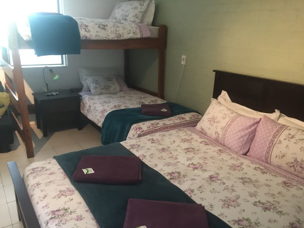 Sinclairs Country Retreat Motel Conjola Bagian luar foto