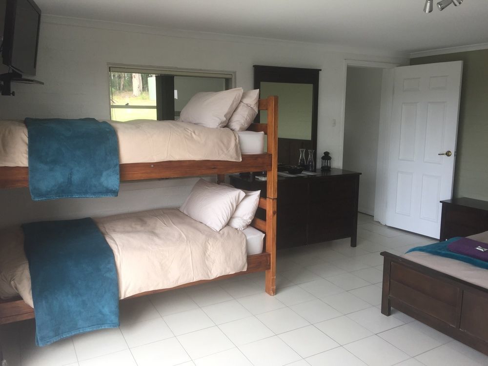 Sinclairs Country Retreat Motel Conjola Bagian luar foto