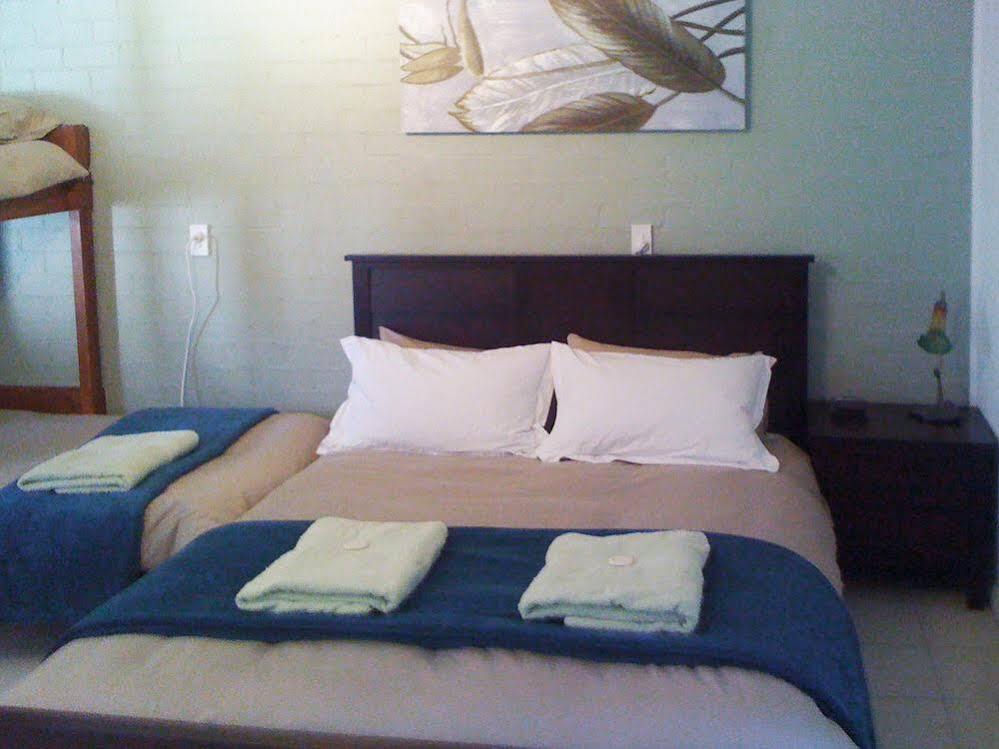 Sinclairs Country Retreat Motel Conjola Bagian luar foto