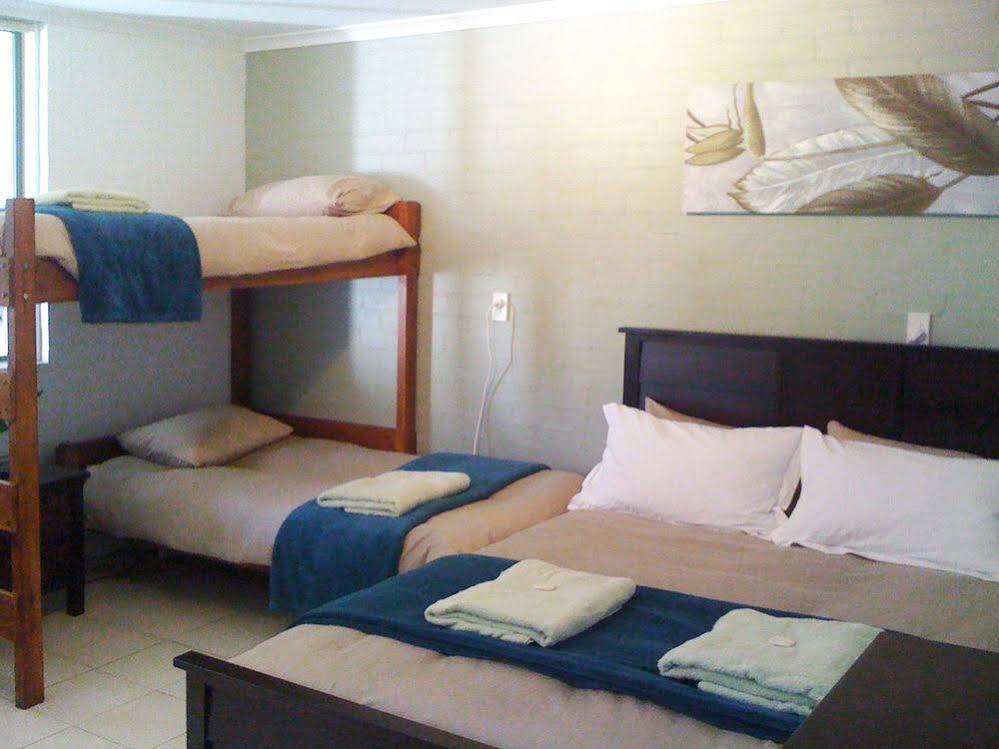 Sinclairs Country Retreat Motel Conjola Bagian luar foto