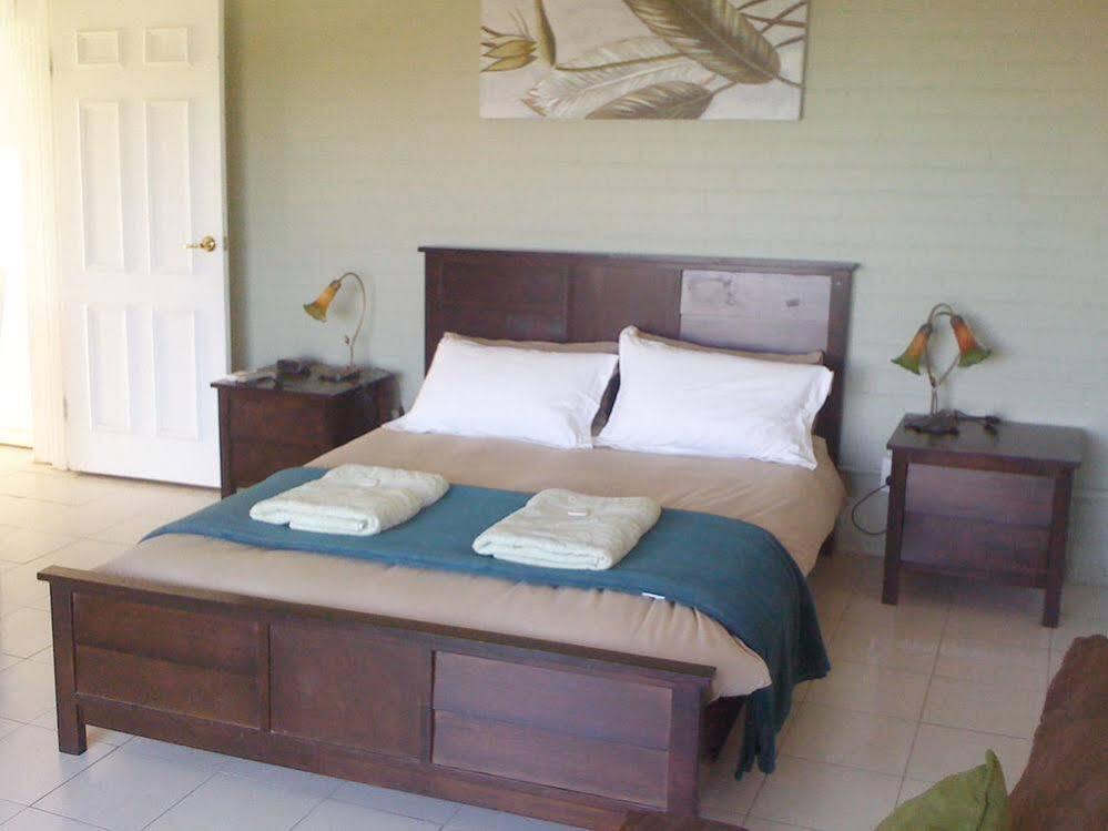Sinclairs Country Retreat Motel Conjola Bagian luar foto