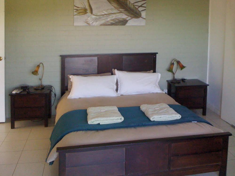 Sinclairs Country Retreat Motel Conjola Bagian luar foto