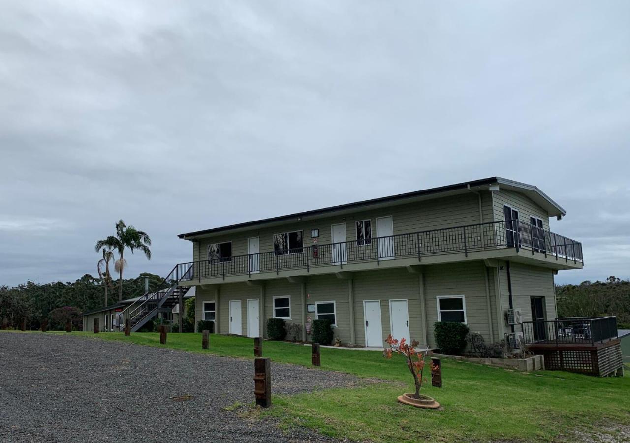 Sinclairs Country Retreat Motel Conjola Bagian luar foto